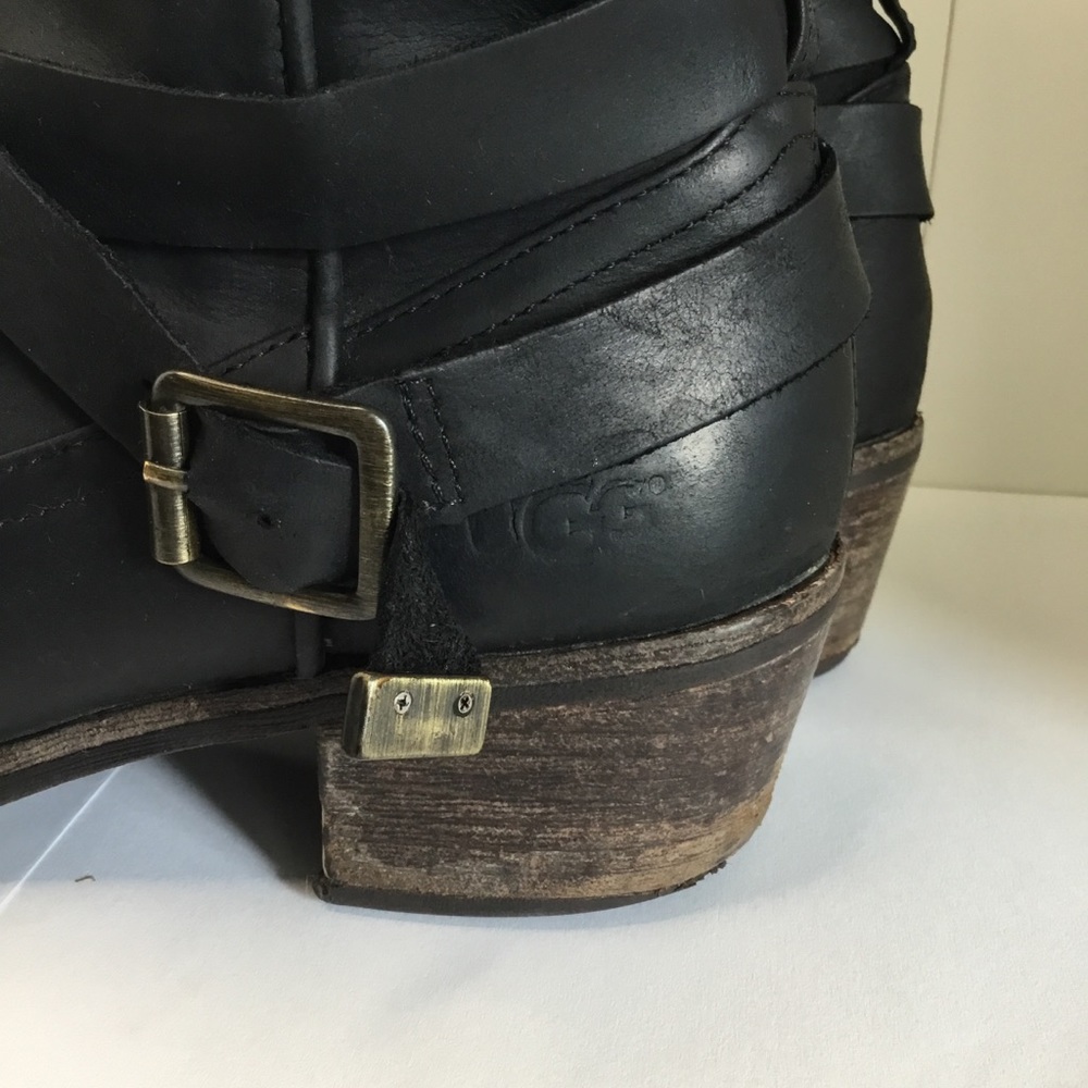 COPY - Ugg Women's Shoes Rugged Black Booties Size 6 - Picture 12 of 16